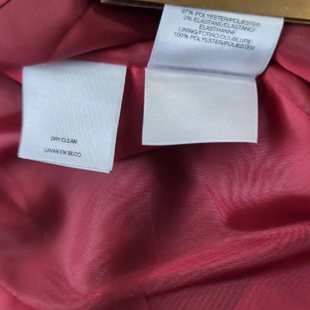 Evan Picone Red and Black Tailored Blazer with Color-Block Design